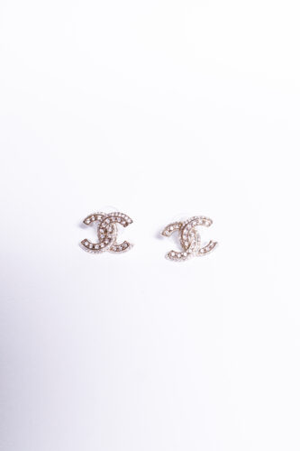 Сережки у стилі Chanel