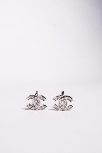 Сережки в стилі Chanel